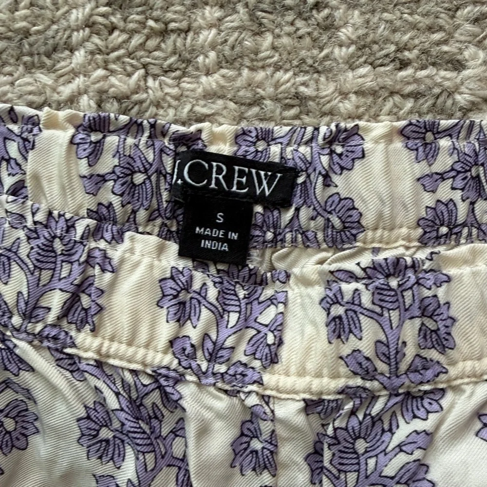 J. Crew stratus shorts, blooming lilac print, size small NWOT